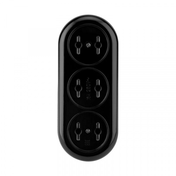 11-8979_3